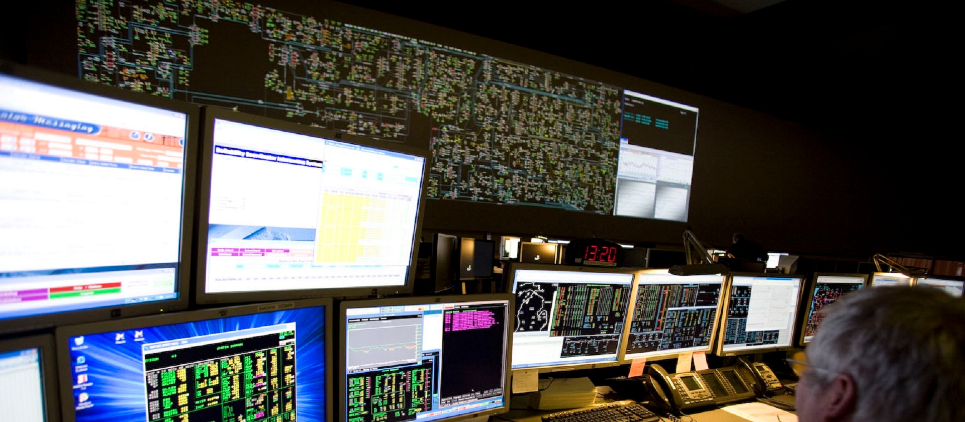 IGI custom command and control room 4K projection